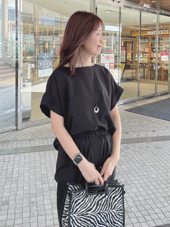 makiさんの「UNTITLED｜【セットアップ可/はっ水/通勤】リラククール 半袖ブラウス」を使ったコーディネート