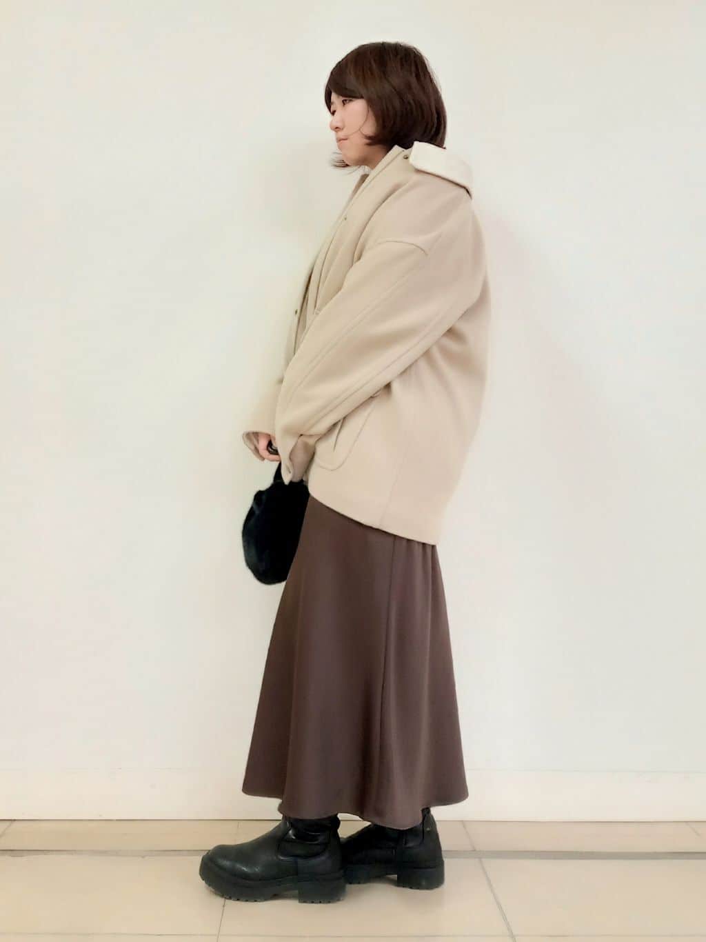 emiさんの「DRESSTERIOR｜コンパクトフェイクファーバッグ」を使ったコーディネート