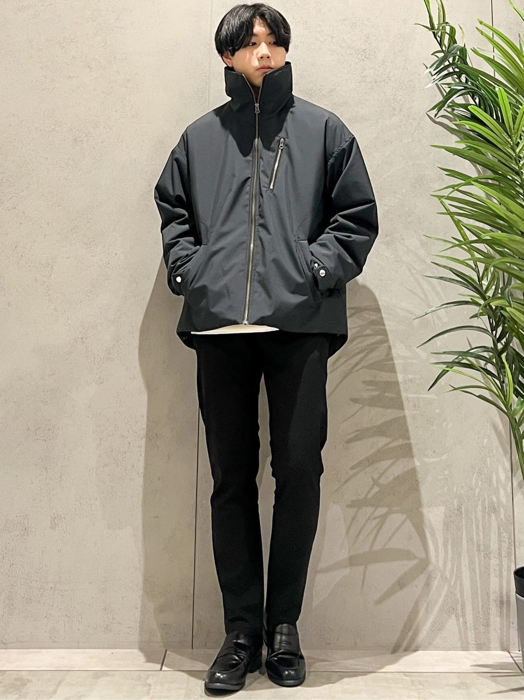 SHI-MAさんの「THE SHOP TK｜【心地良い、滑らかさ】レイヤード風ケーブル ニットソー 【洗濯機OK】」を使ったコーディネート