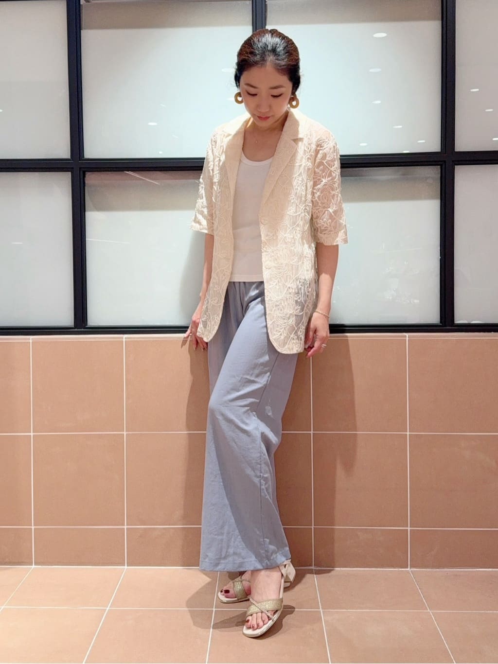 kaoriさんの「ESPERANZA｜ラメ&times;ラインストーンスクエアトゥサンダル」を使ったコーディネート