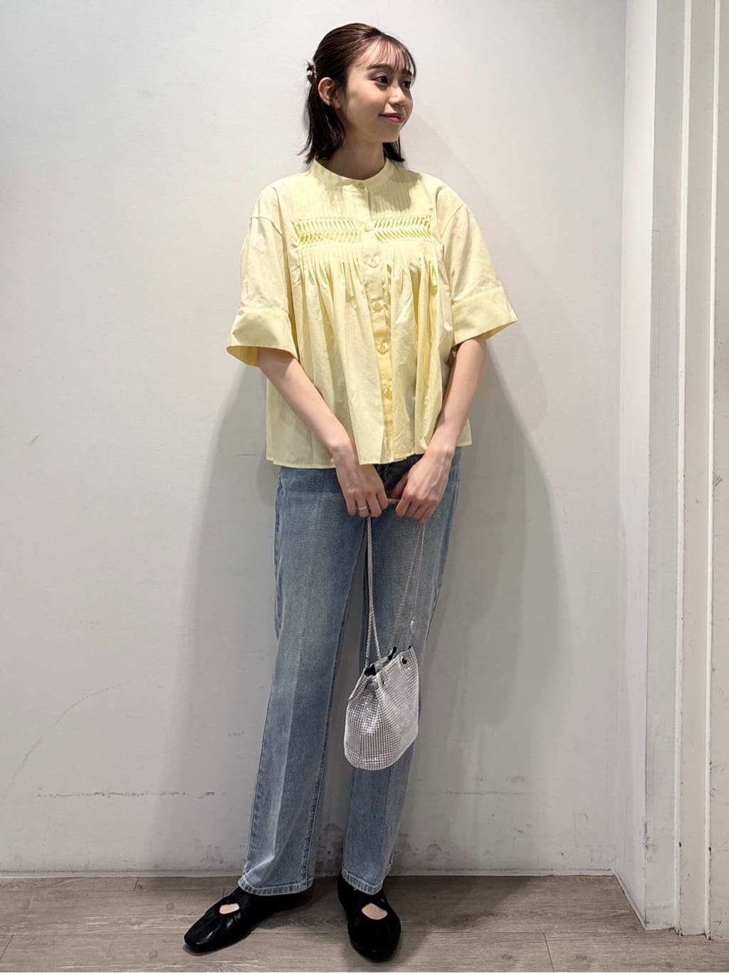 ぶまりんさんの「OPAQUE.CLIP｜ピンタックフレアシャツ【洗濯機洗い可】」を使ったコーディネート