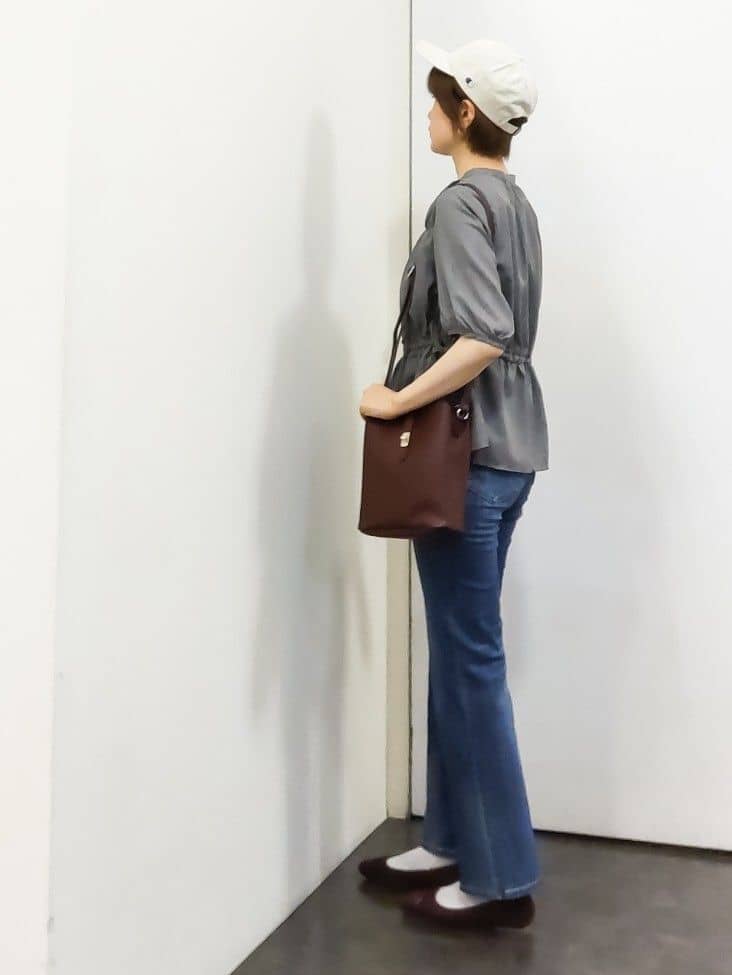 やまちゃんさんの「grove｜【美シルエット/選べる着丈】大人のためのソフトフレアーデニム」を使ったコーディネート