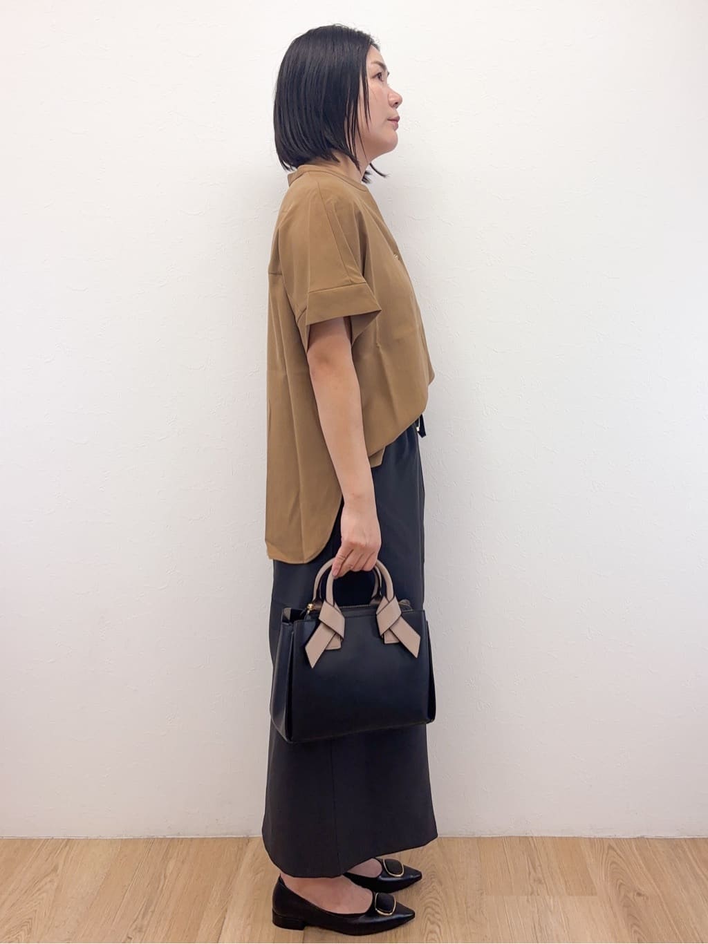 Takeさんの「OPAQUE.CLIP｜《5色展開／SS-LLサイズ》スキッパー金ボタンブラウス／セットアップ対応【防シワ／ストレッチ／洗濯」を使ったコーディネート