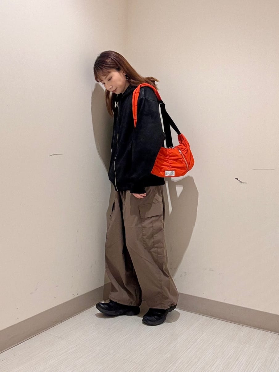 S.A.Oさんの「tk.TAKEO KIKUCHI｜ヴィンテージライクプリント ジップパーカー」を使ったコーディネート