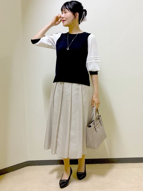  beni_gingerさんの「Reflect｜【マシンウォッシュ可／セットアップ可】シアーボックスタックプリーツスカート」を使ったコーディネート