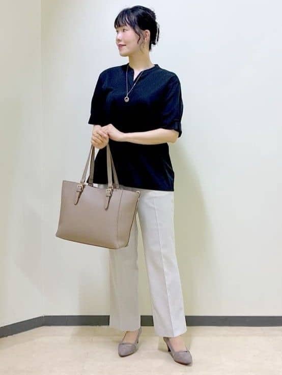  beni_gingerさんの「Reflect｜【すっきり見え！長め丈／マシンウォッシュ可】スキッパーネックジャージトップス」を使ったコーディネート
