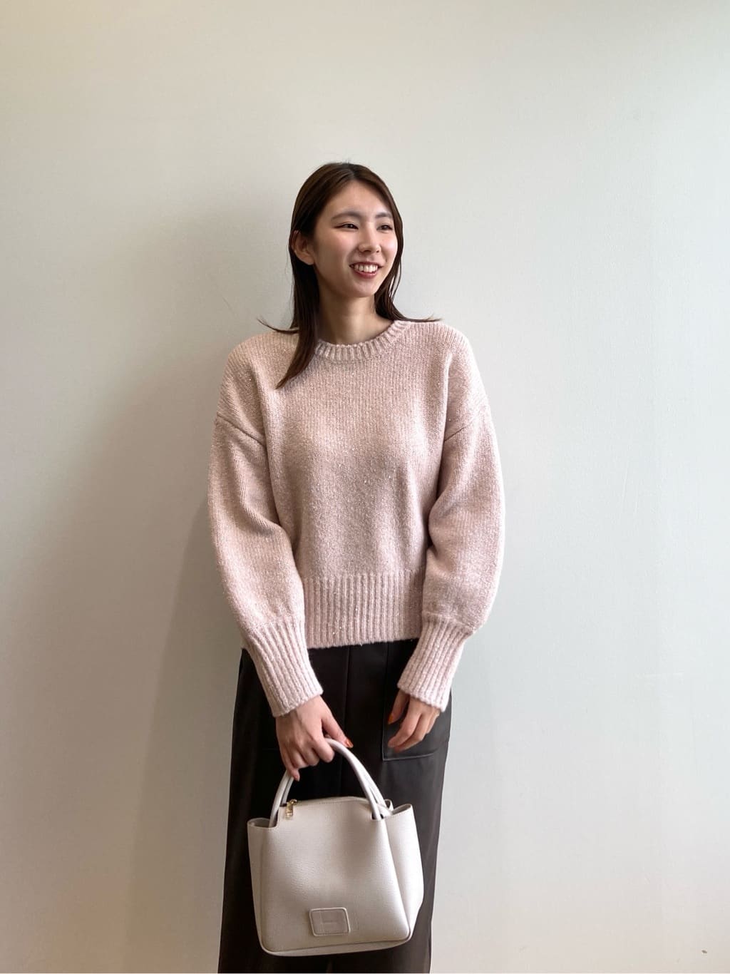 めぐさんの「OPAQUE.CLIP｜スパンコールラメニット【洗える】」を使ったコーディネート
