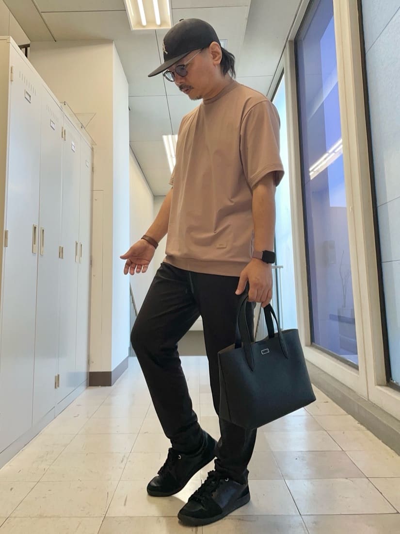 MAKOTO AIさんの「TAKEO KIKUCHI｜【COOL CITY WEAR】エアートール パンツ /接触冷感・通気性」を使ったコーディネート