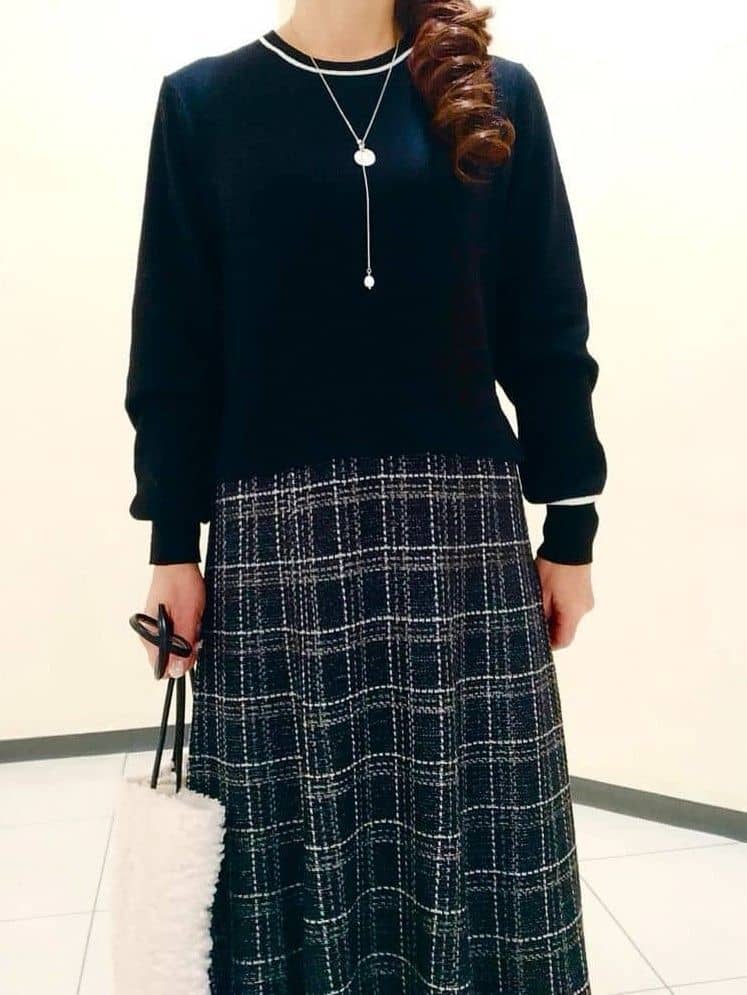 花さんの「Reflect｜【コートインでもすっきり◎】チェック柄ニットドッキングワンピース」を使ったコーディネート