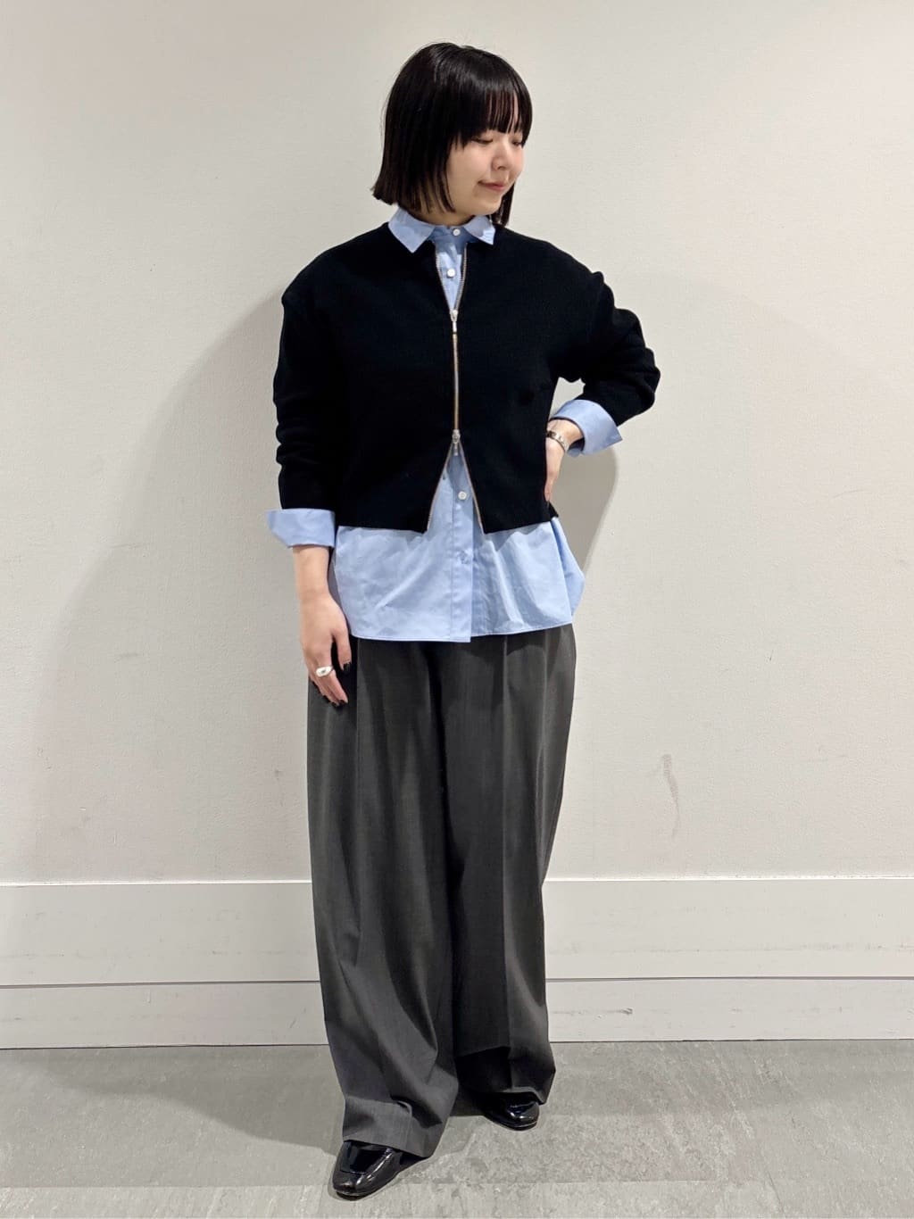 モエカさんの「UNTITLED｜【ゆったりサイズ／着丈短め】ジップニットカーディガン」を使ったコーディネート