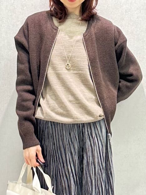 Miwaさんの「UNTITLED｜【アンサンブル可/洗える】シルクウールカシミヤ ドルマンスリーブニット」を使ったコーディネート