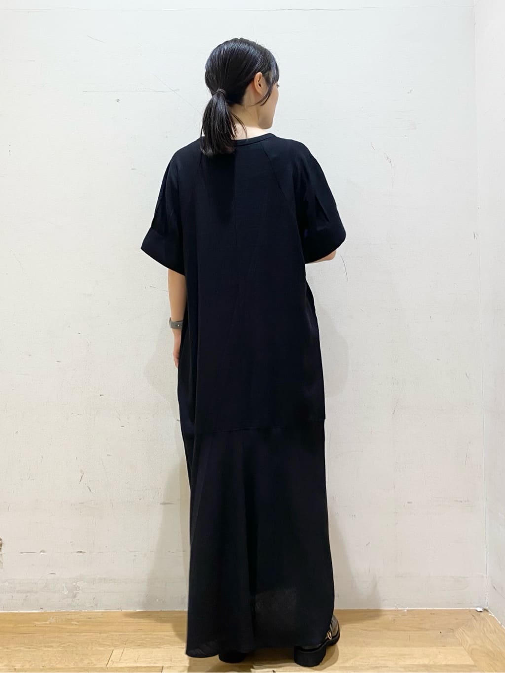 みなみさんの「OPAQUE.CLIP｜レーヨン麻キーネックワンピース【洗える】」を使ったコーディネート