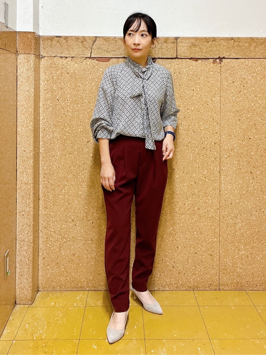 hattoriさんの「INDIVI｜ジオメプリントボウタイブラウス」を使ったコーディネート