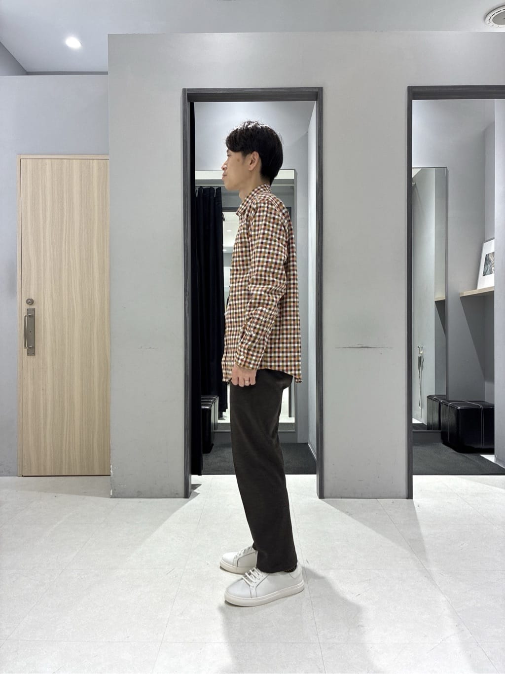 わいずみさんの「TAKEO KIKUCHI｜【Air Palette Knit】ワンポイント カラーニット プルオーバー」を使ったコーディネート