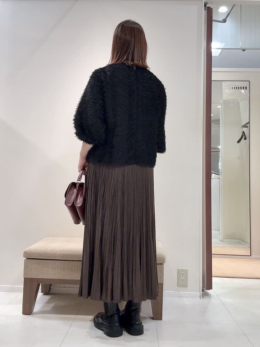 YUIさんの「UNTITLED｜【洗える/1枚で着映え】カットジャカードトップス」を使ったコーディネート