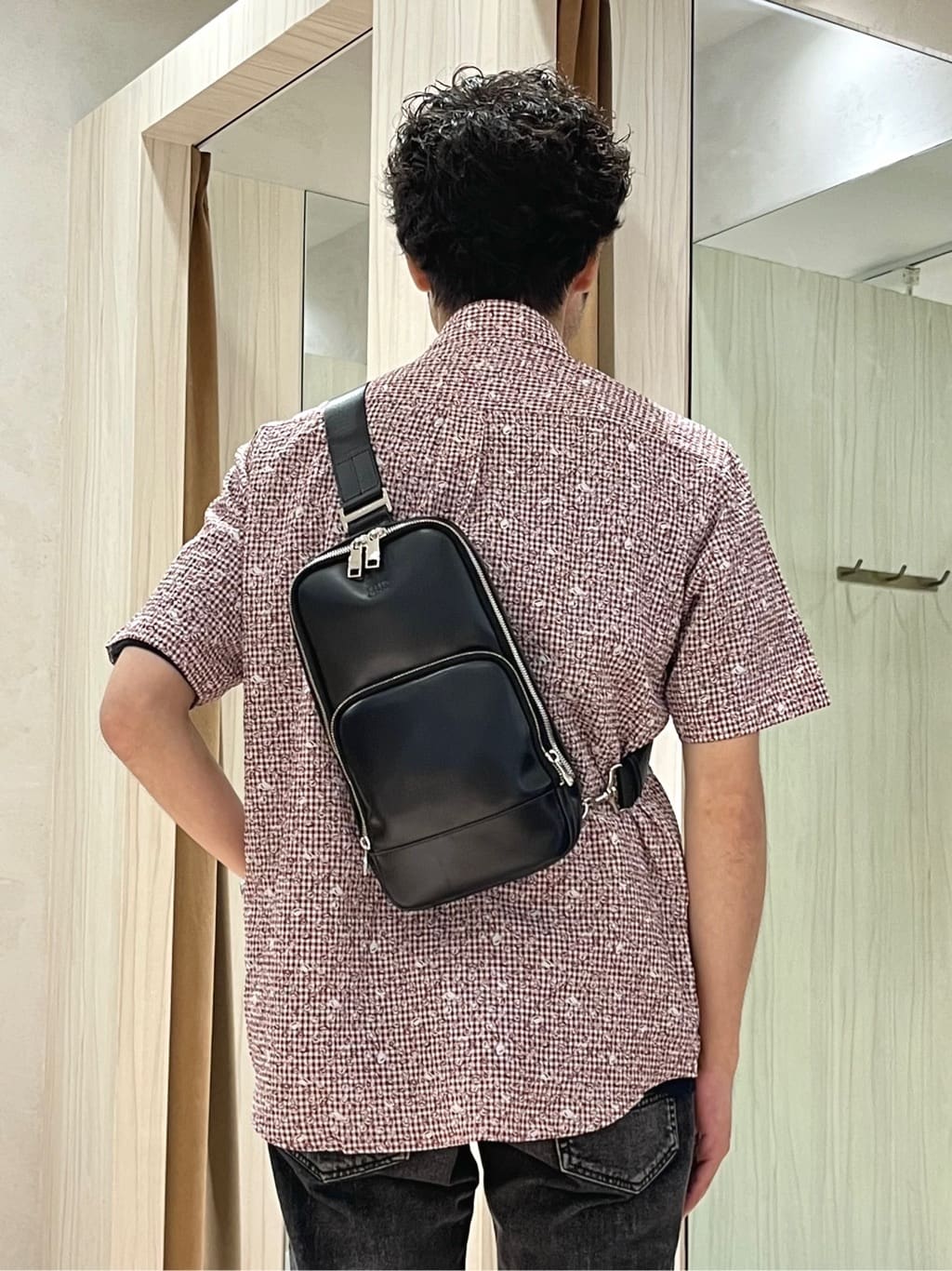 URAさんの「TAKEO KIKUCHI｜【モンスターストレッチ】日本製 ウォッシュド デニムパンツ」を使ったコーディネート