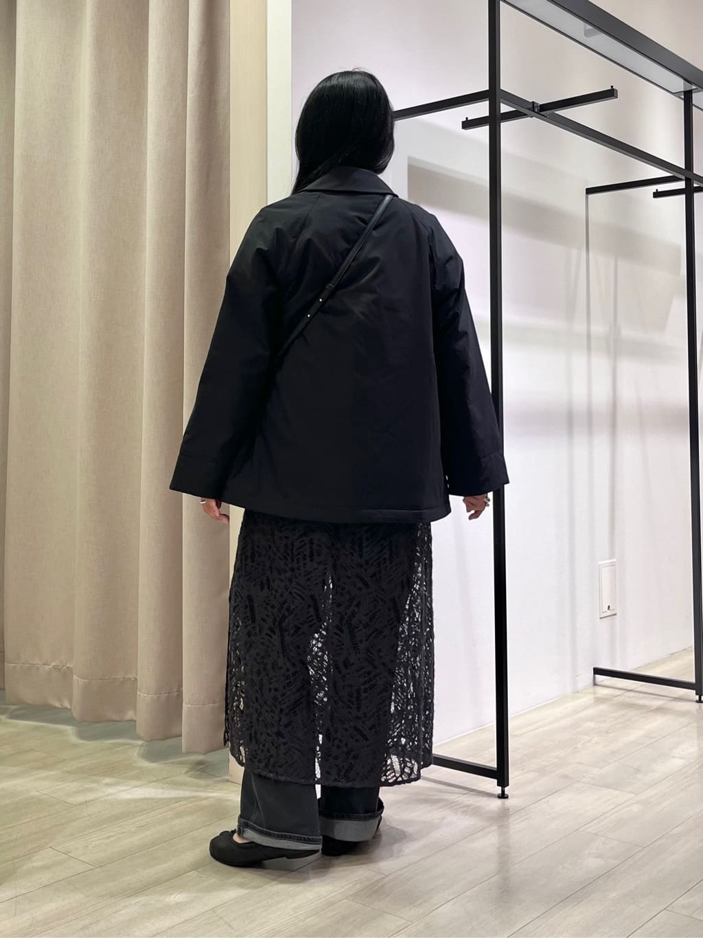 hasuさんの「INDIVI｜【超軽量／蓄熱】ライトパフステンカラーコート」を使ったコーディネート
