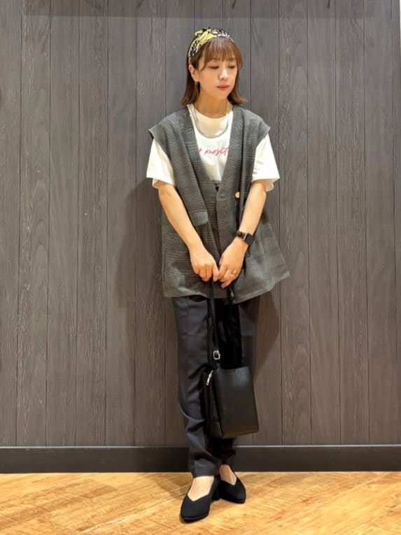 meiさんの「SHOO･LA･RUE｜【S-LL/セットアップ可/洗濯後しわになりにくい】ダブルベスト」を使ったコーディネート