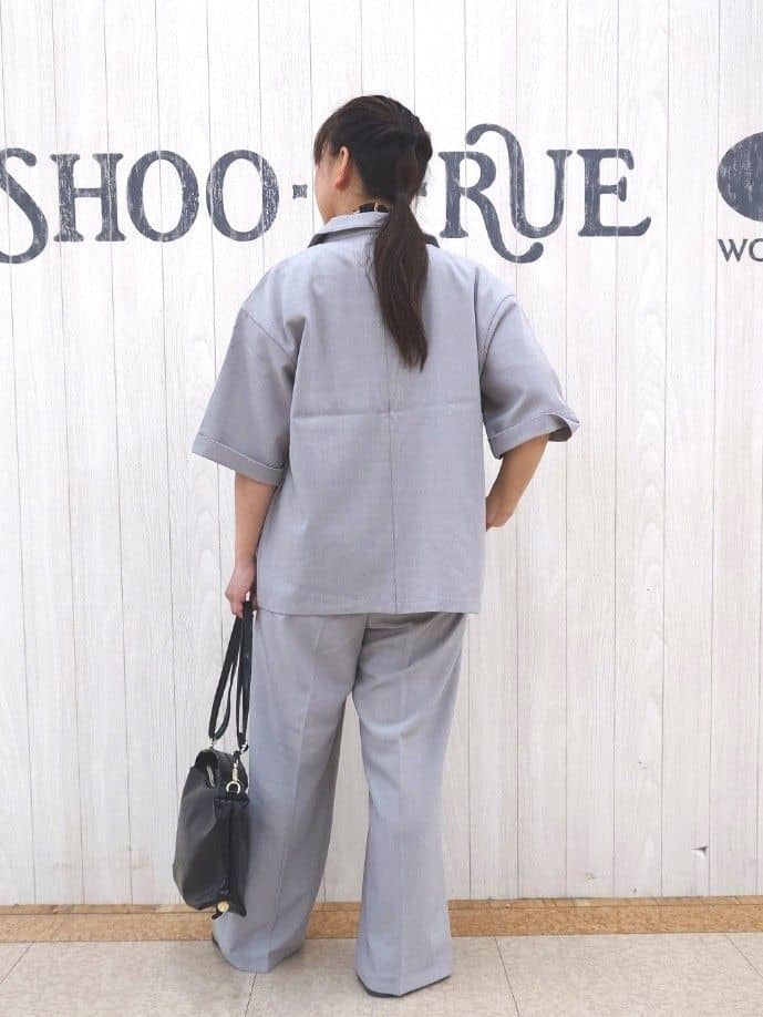 とろろさんの「SHOO･LA･RUE｜【S-LL/ひんやり/UV】選べる6柄でそれぞれ欲しくなる プリントTシャツ」を使ったコーディネート
