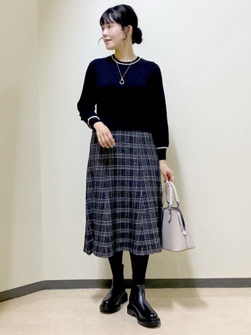  beni_gingerさんの「Reflect｜【コートインでもすっきり◎】チェック柄ニットドッキングワンピース」を使ったコーディネート