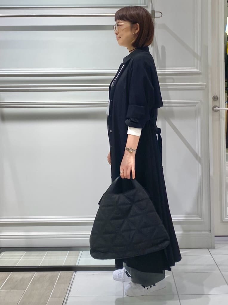 AKKOさんの「UNTITLED｜【前開きボタン/ベルト付/羽織シャツ/】2WAYトレンチ風ワンピース」を使ったコーディネート