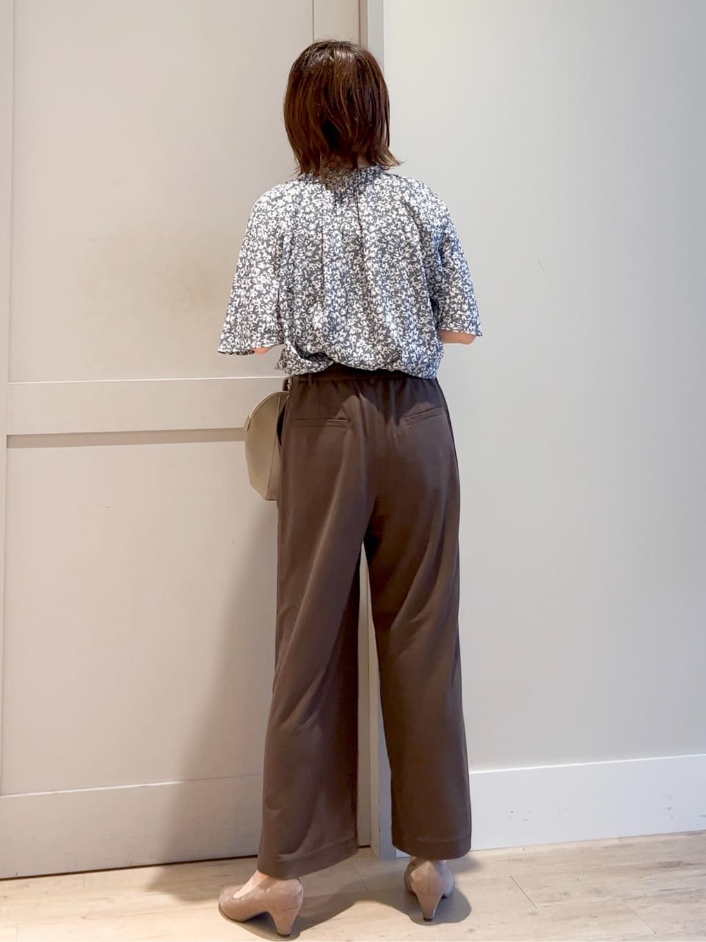 yamakoさんの「grove｜【接触冷感】見た目はきちんと、着心地はらくちん クロップドベイカーパンツ」を使ったコーディネート