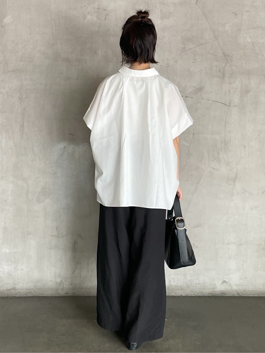 tomokoさんの「OPAQUE.CLIP｜《andGIRL掲載》リラクシーシャツ【洗濯機洗い可】」を使ったコーディネート
