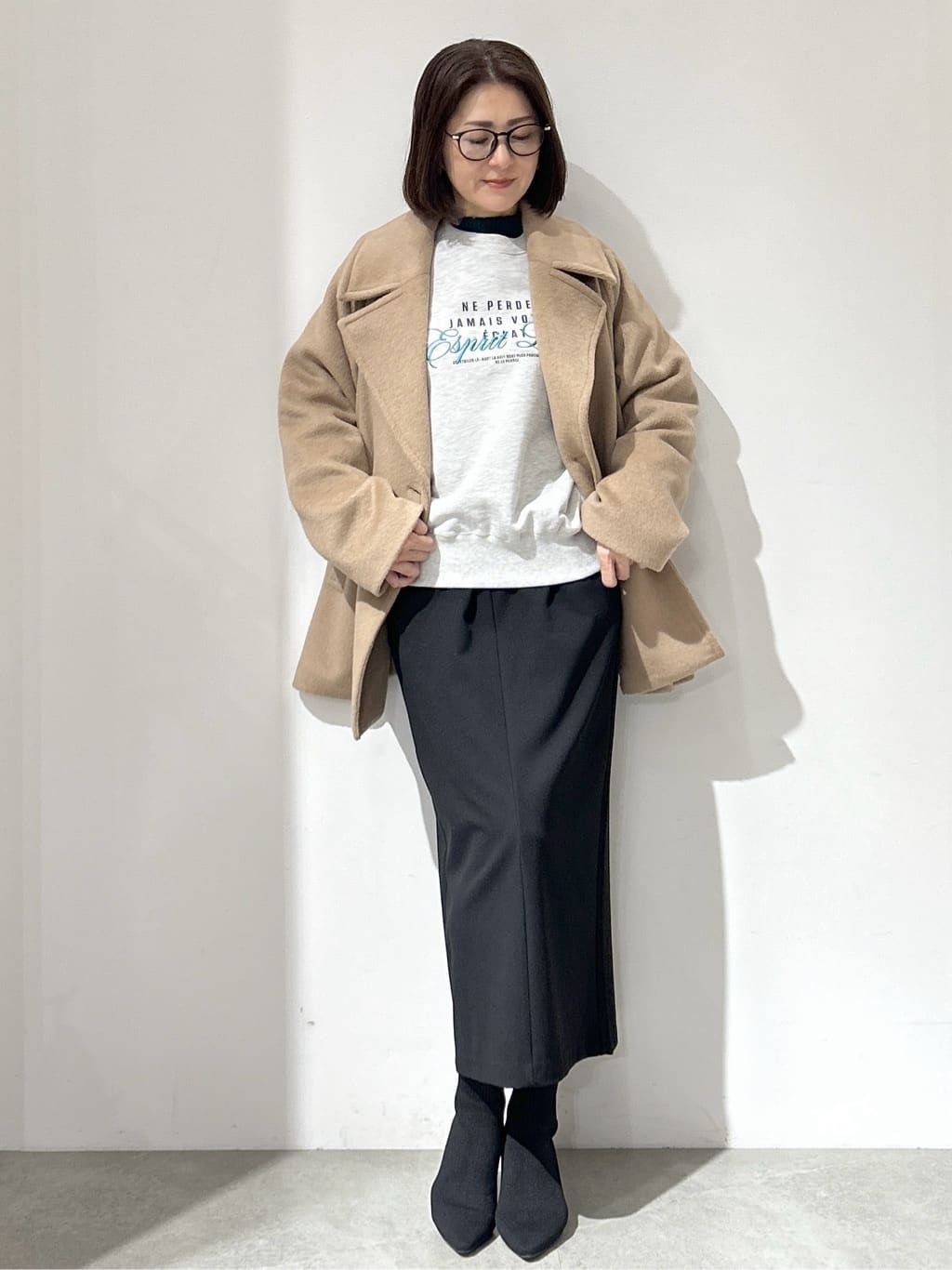 NAKAさんの「OPAQUE.CLIP｜カシミヤブレンドウールミドルピーコート」を使ったコーディネート