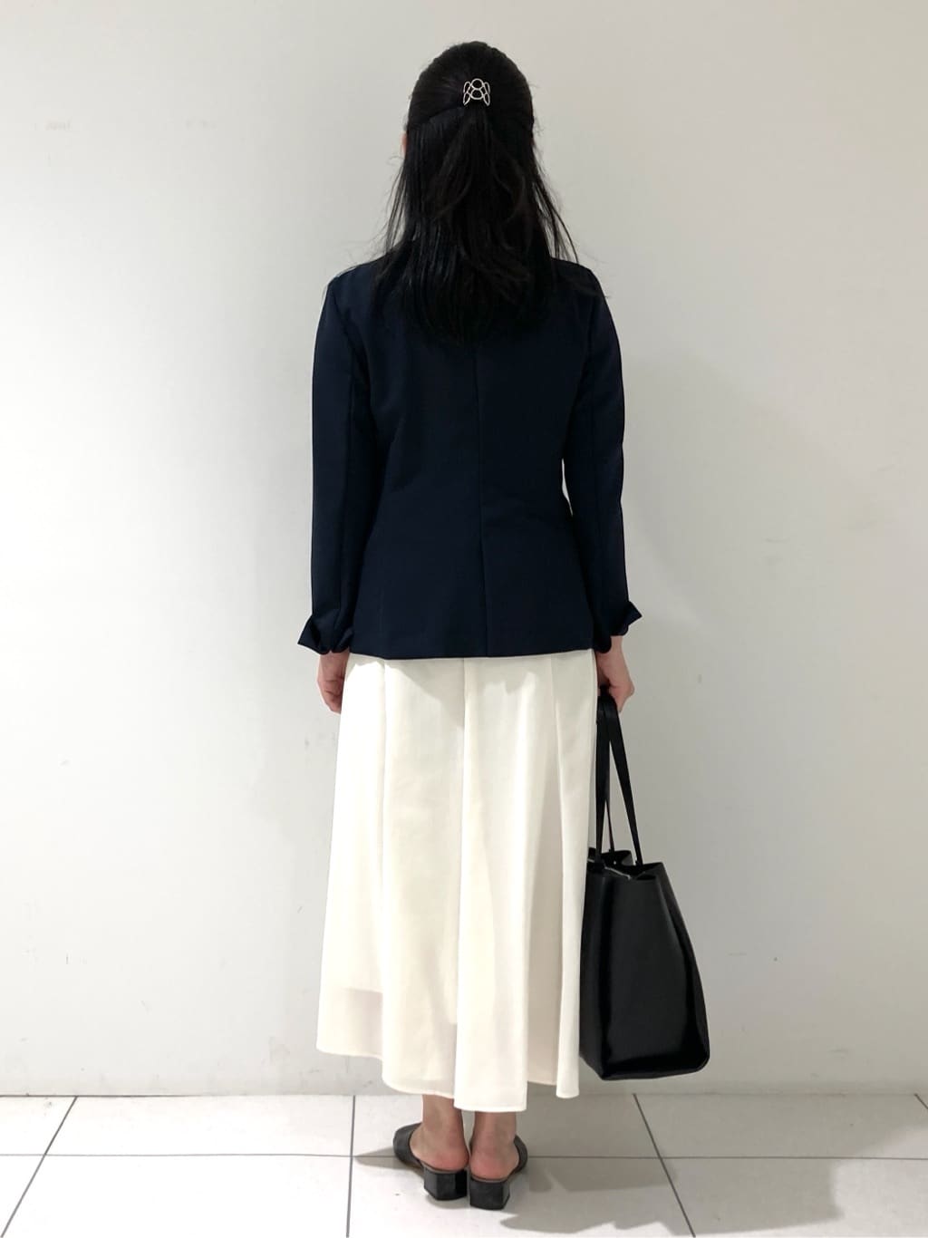momokoさんの「INDIVI｜【定番スーツ／UVケア／洗える】ウール調ノーカラージャケット」を使ったコーディネート