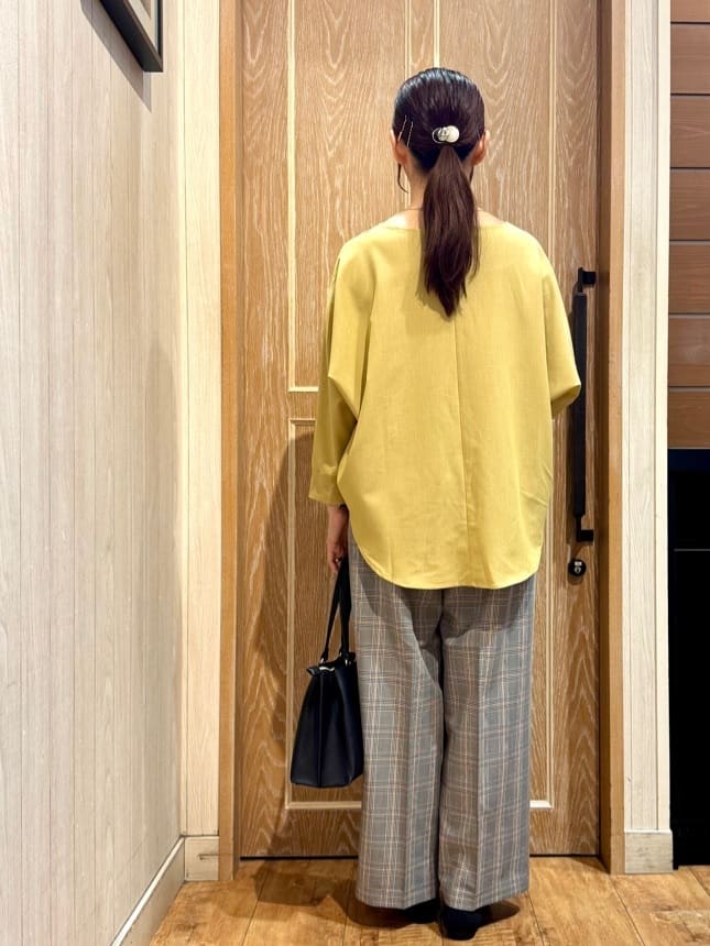 KAORIさんの「SHOO･LA･RUE｜【洗濯機可/S-LL】すっきり上品きれい見え タックワイドパンツ」を使ったコーディネート