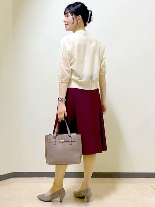  beni_gingerさんの「Reflect｜【インナーに◎／すっきり見え！長め丈】タックデティールブラウス」を使ったコーディネート