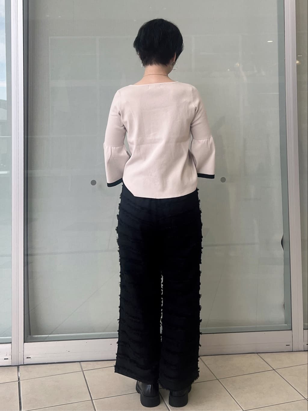yo-koさんの「OPAQUE.CLIP｜フリンジボーダージャカードワイドパンツ【洗濯機洗い可】」を使ったコーディネート