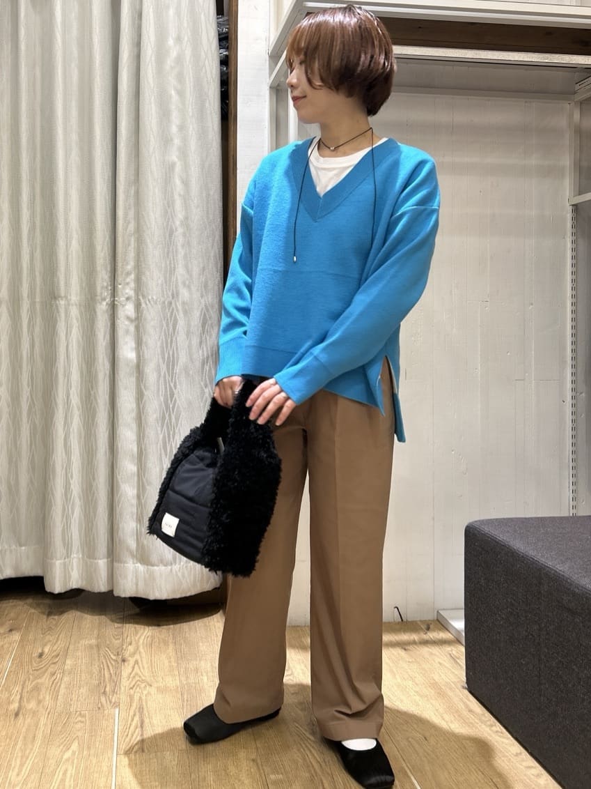 ga_riさんの「THE SHOP TK｜【体型カバー】ゆったり サイドスリットニット」を使ったコーディネート