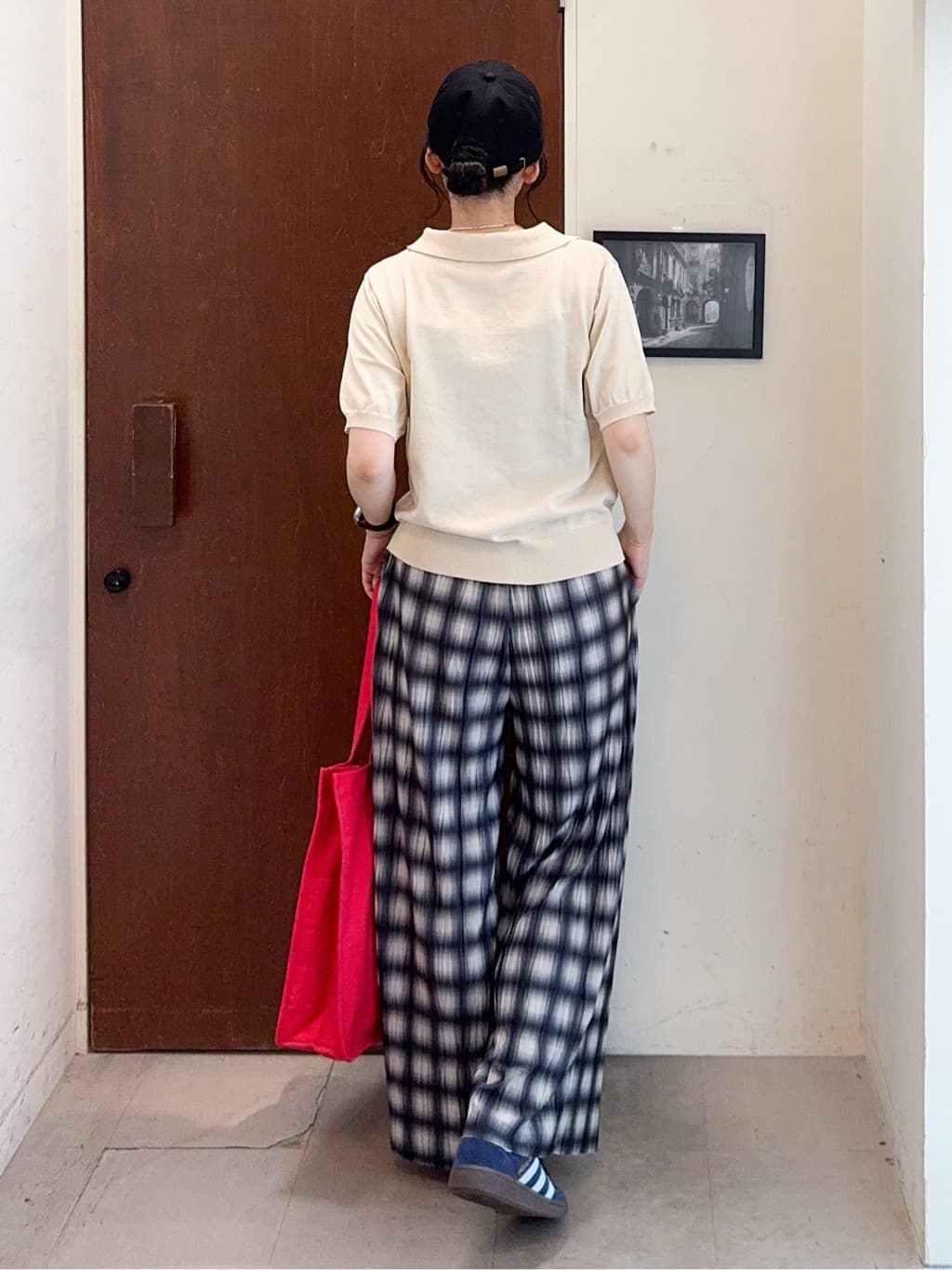 𝐇𝐢𝐫𝐨𝐦𝐢さんの「SHOO･LA･RUE｜【S-LL/洗える】大人の抜け感 スキッパーニット」を使ったコーディネート