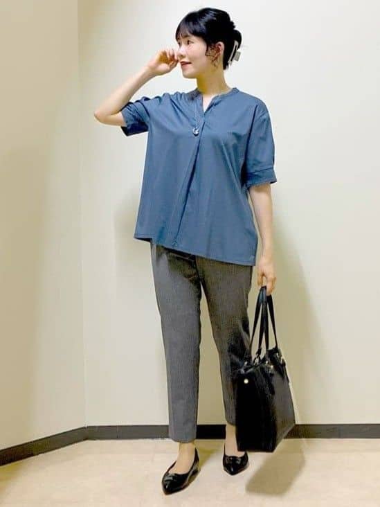  beni_gingerさんの「Reflect｜【すっきり見え！長め丈／マシンウォッシュ可】スキッパーネックジャージトップス」を使ったコーディネート