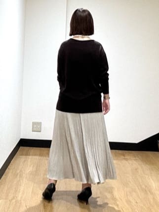 MIKIKOさんの「UNTITLED｜【シワ知らず/ウエストゴム】スエード風プリーツスカート」を使ったコーディネート
