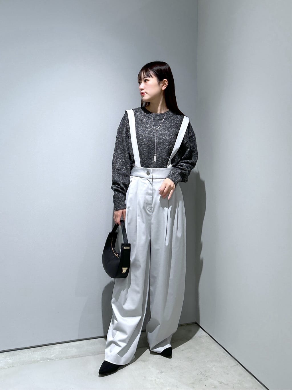Renoさんの「INDIVI｜シャインテーパードサロペット」を使ったコーディネート
