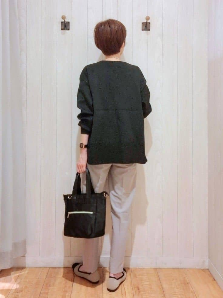Ribさんの「SHOO･LA･RUE｜【高レビュー/SS-LL/美脚シルエット】すっきりきれい見え テーパードパンツ」を使ったコーディネート