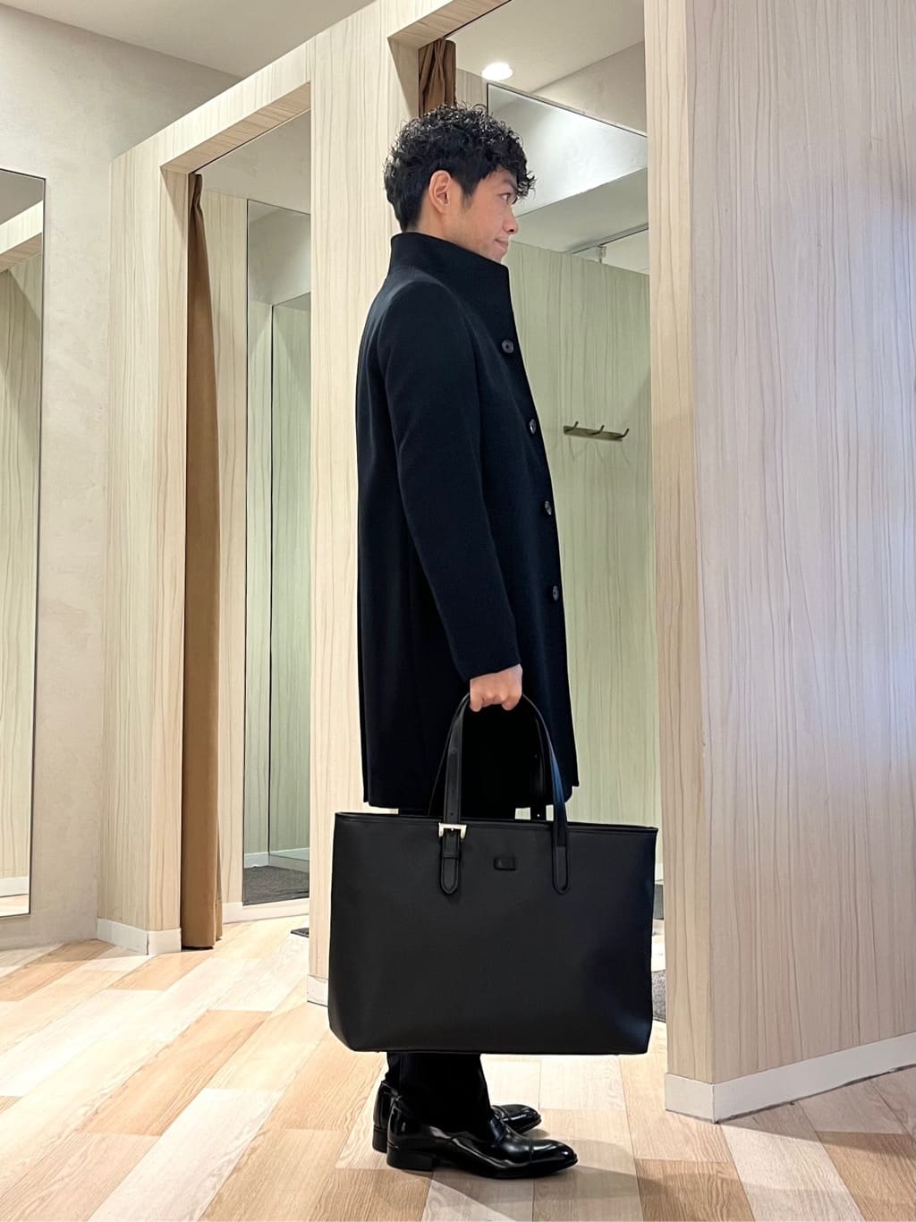 URAさんの「TAKEO KIKUCHI｜【ウールカシミヤブレンド】ビーバー調 スタンドカラー コート」を使ったコーディネート