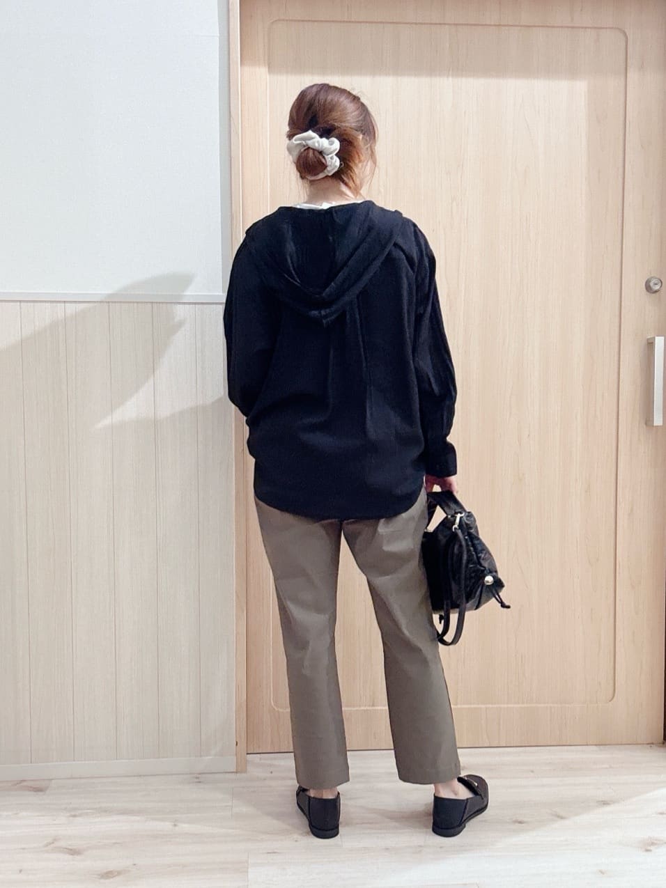モカさんの「SHOO･LA･RUE｜【洗える/S-LL/美脚シルエット】ハイパーストレッチ テーパードパンツ」を使ったコーディネート