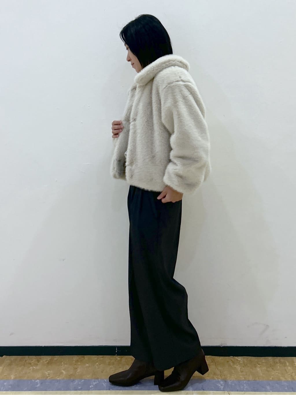 su.さんの「index｜ふんわりボトルネックパフスリーブニット【洗濯機OK】」を使ったコーディネート