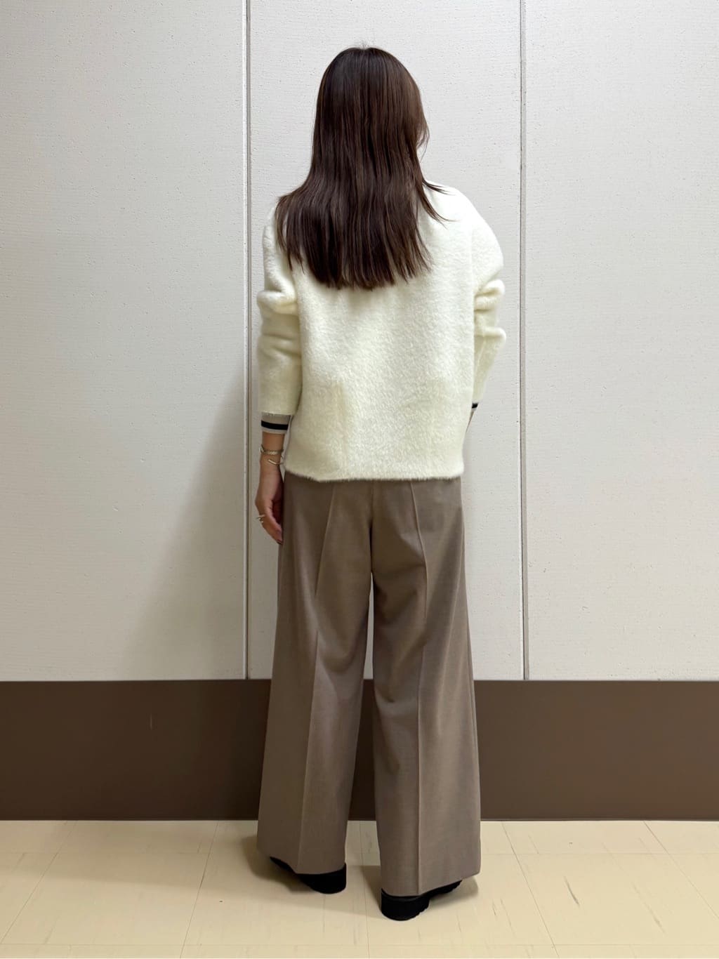 mamiさんの「INDIVI｜【洗える／毛玉になりにくい】エクストラファインウール リブタートルニット」を使ったコーディネート
