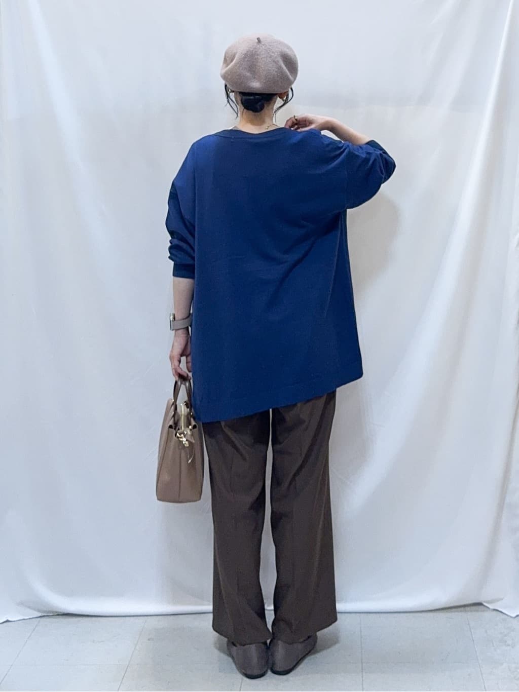 𝐇𝐢𝐫𝐨𝐦𝐢さんの「SHOO･LA･RUE｜【S-LL】きれいに体型カバー さらシャリコットン スキッパーシャツ」を使ったコーディネート