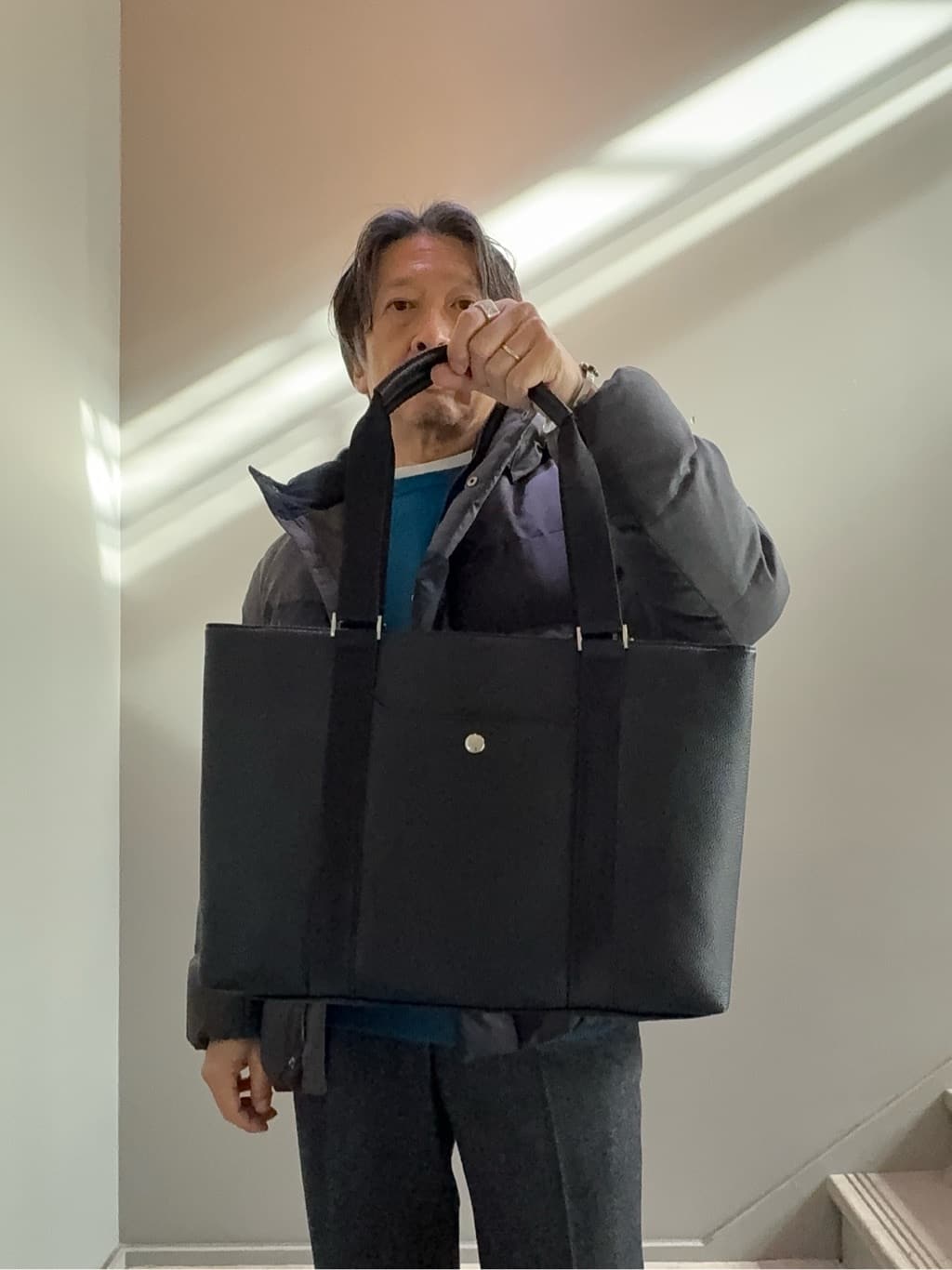 デザイナーTAKEman さんの「TAKEO KIKUCHI｜【Air Palette Knit】ワンポイント カラーニット プルオーバー」を使ったコーディネート