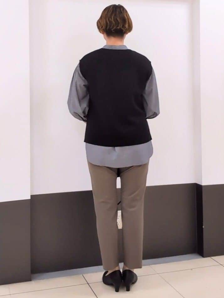 じゅりさんの「Reflect｜【程よいゆとり感／体型カバー】ピンタックデザインシャンブレーブラウス」を使ったコーディネート