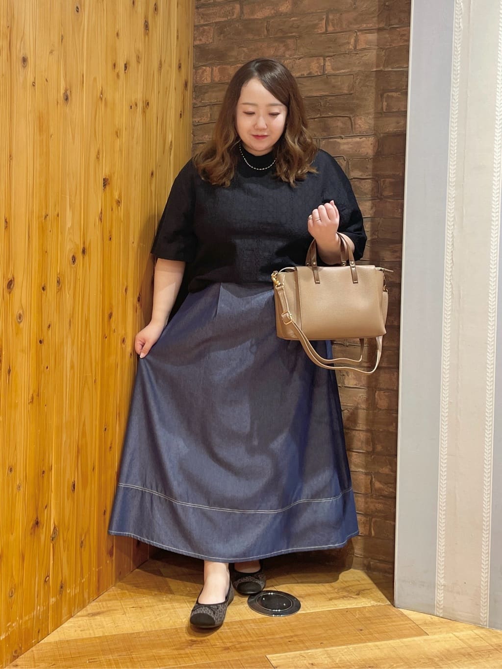 Risaさんの「SHOO･LA･RUE｜【5分袖】大人の魅力を惹きたてる レースカットソー」を使ったコーディネート