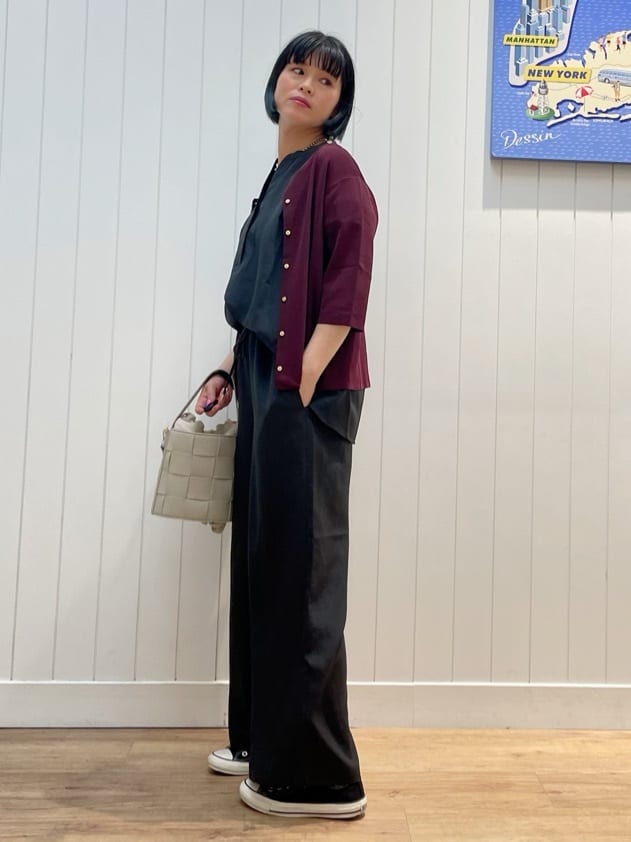 mikaさんの「Dessin｜【2点セット/ウエストゴム/洗える】スキッパ―シャツ＆ストレートパンツセット」を使ったコーディネート