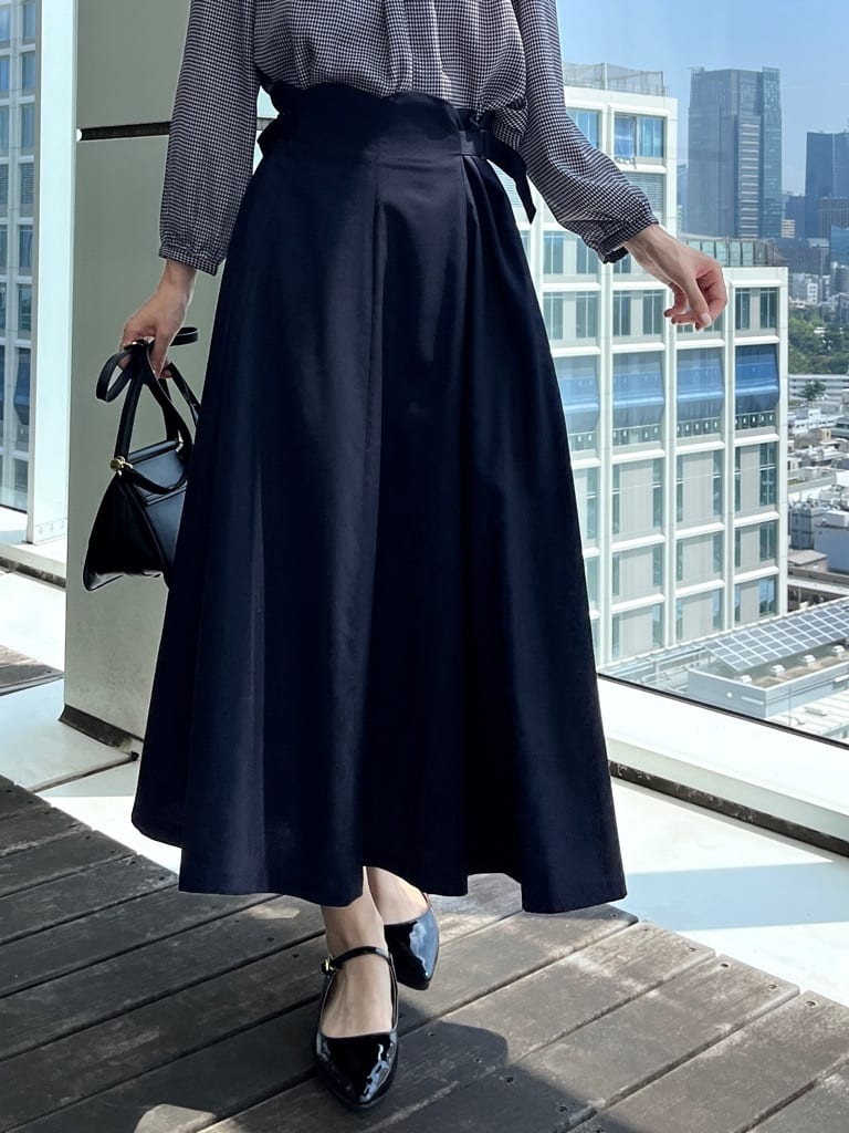 はばさんの「Couture brooch｜【大人可愛い・パール取り外し・通勤】・タックタイチェック柄ブラウス」を使ったコーディネート