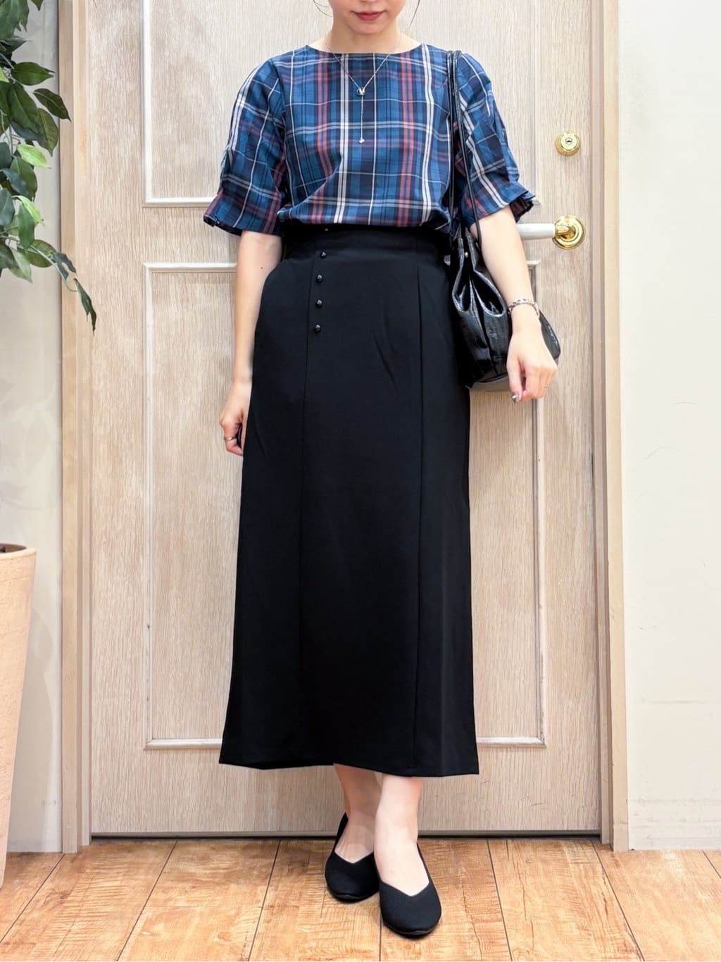 なみさんの「SHOO･LA･RUE｜【S-LL/5分袖】お袖タックできれいに魅せる 大人のチェックブラウス」を使ったコーディネート