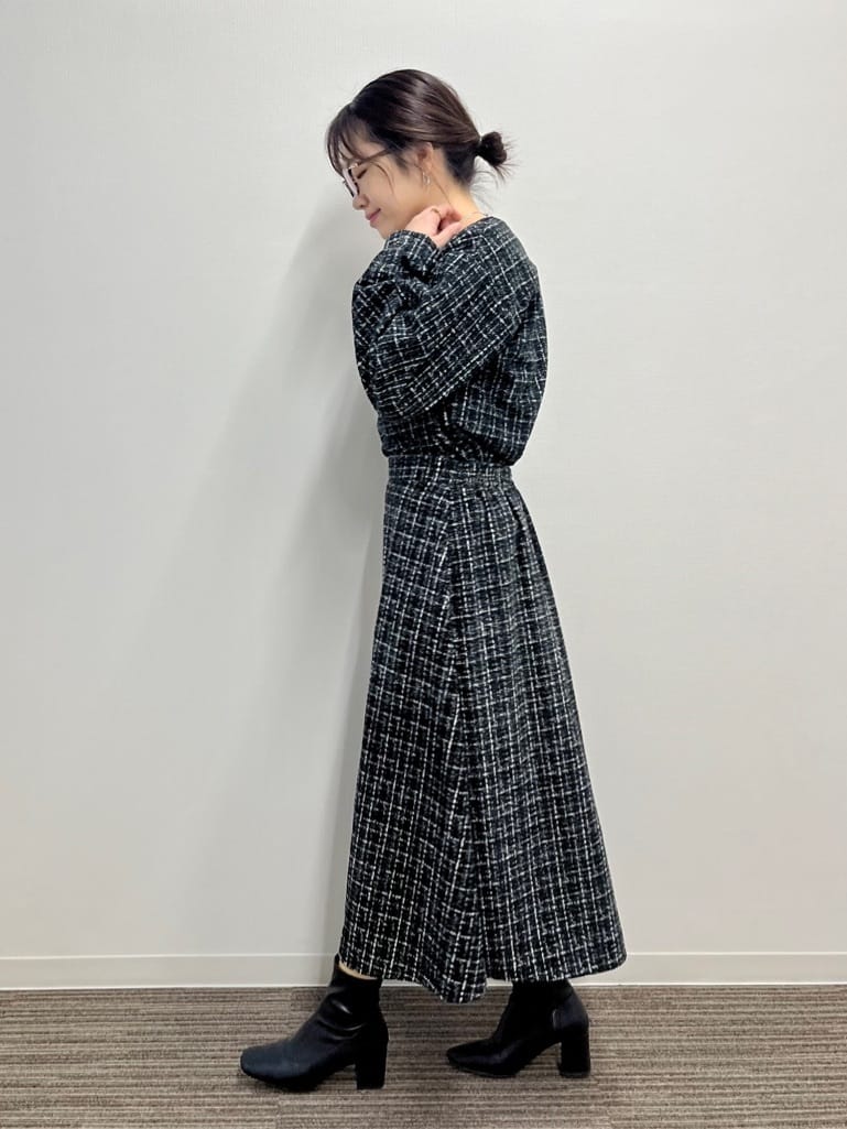 saoriさんの「【手洗い可／セットアップ可】ツイード風プリントブラウス」を使ったコーディネート